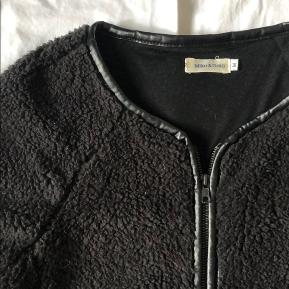 LF black teddy jacket - Picture 2 of 5